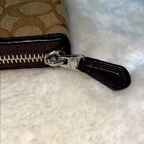 Coach Brown Signature Wallet - Picture 10 of 11